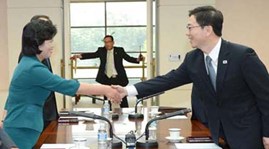 ប្រទេសកូរ៉េទាំងពីរស្ដារខ្សែទូរសព្ទ hotlines យោធា